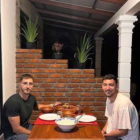 Thilina Homestay Сигирия Экстерьер фото