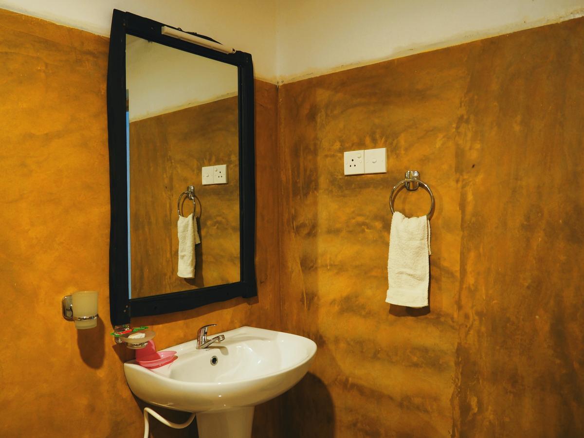 Thilina Homestay Сигирия Экстерьер фото